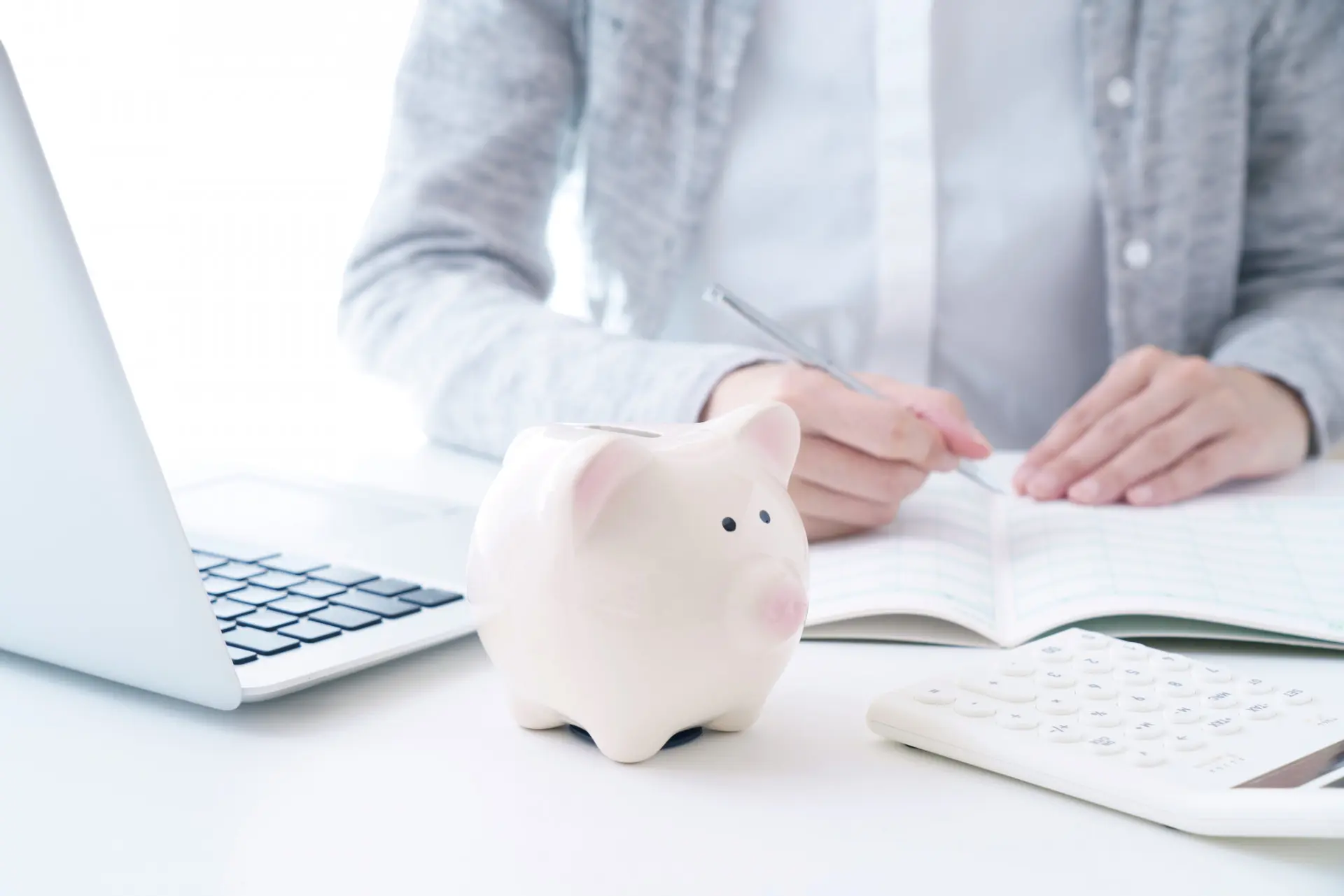定期預金から税金は取られる?いくらまで非課税?【LIFULL 不動産クラウドファンディング】 定期預金から税金は取られる?いくらまで非課税?【LIFULL 不動産クラウドファンディング】